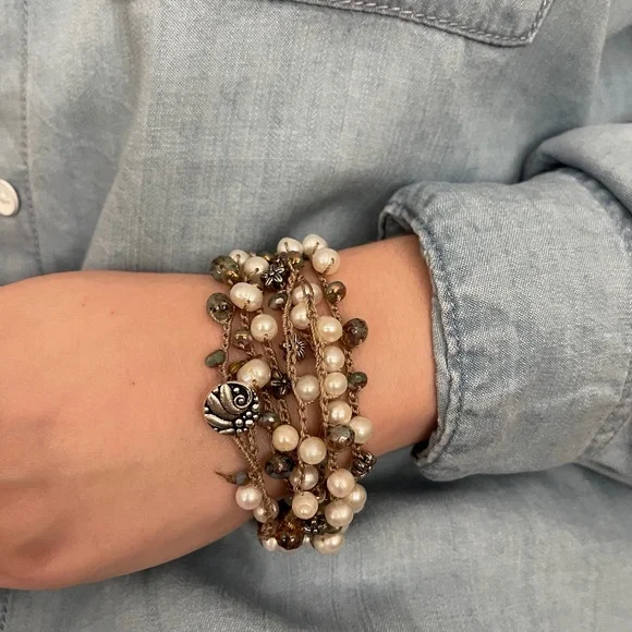 ARTISAN Necklace “Pearls in the Mist” on Sepia Long Crocheted Wrap - Picture 7 of 14